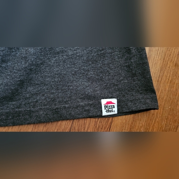 Pizza Hut Merch Graphic Tee - Picture 3 of 5